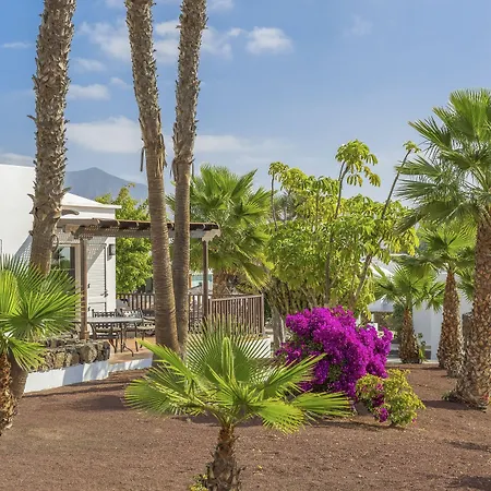 Apartahotel Jardines Del Sol
