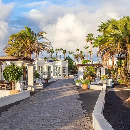 Aparthotel Jardines Del Sol By Diamond Playa Blanca (Lanzarote)